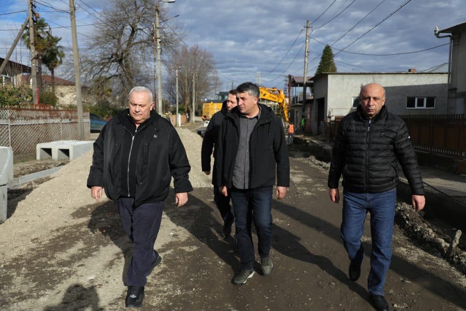 გუბერნატორი ინფრასტრუქტურული სამუშაოების მიმდინარეობას გაეცნო