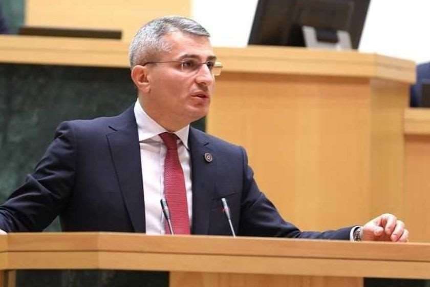 მამუკა მდინარაძე ზურაბიშვილის საფრანგეთში ვიზიტზე: დაგეგმილი ჰქონდათ, რომ შვიდასამდე დეპუტატს მიეღო მონაწილეობა ამ პერფორმანსში, მაგრამ მაქსიმუმ ასამდე დეპუტატი იყო