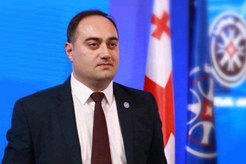 ზურაბ ქადაგიძე: ნეტა რა მოხდა გუშინ, პირო-ტექნიკას და ასაფეთქებლებს არავინ ისროდა?! შესაბამისად, ძალოვნებთან დაპირისპირებაც არ მომხდარა, არც ერთი მშვიდობიანი მანიფესტანტი არ დაუკავებიათ