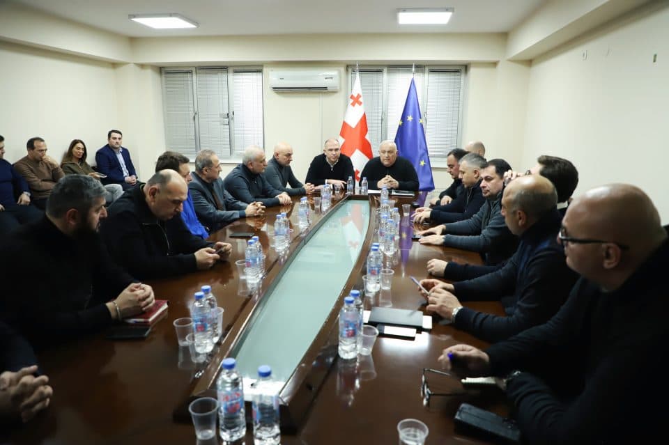 დავით ვერავა: მუნიციპალიტეტებში ყველა მთავარი გზა გაწმენდილია, გვრჩება სოფლები, სადაც ჯერ კიდევ ვაწარმოებთ ელექტრო ენერგიის აღდგენით სამუშაოებს