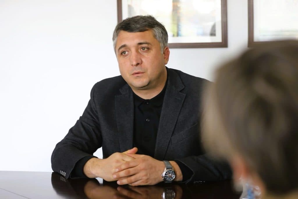 დავით კოდუამ ბიუროში მოქალაქეებთან შეხვედრა გამართა - image 3