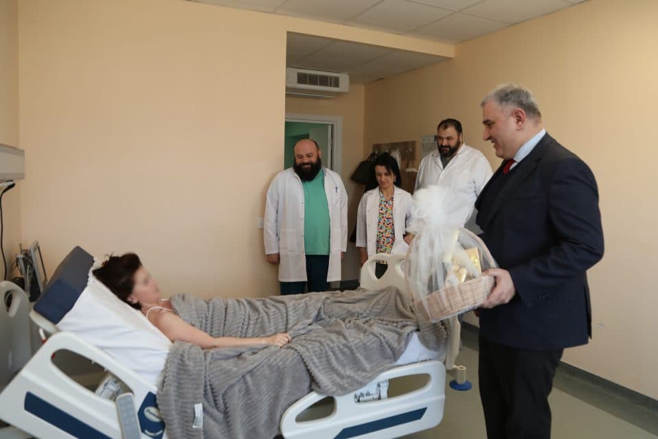 ჯანდაცვის მინისტრმა, რუხშის სააავდმყოფოში ოკუპირებულ აფხაზეთიდან გადმოსული პაციენტ ქალებს 8 მარტი მიულოცა