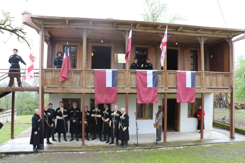 ხიბულაში ზვიად გამსახურდია მემორიალურ სახლში რეფერენდუმის და პირველი პრეზიდენტის დაბადების დღისადმი მიძღვნილი ღონისძება ჩატარდა