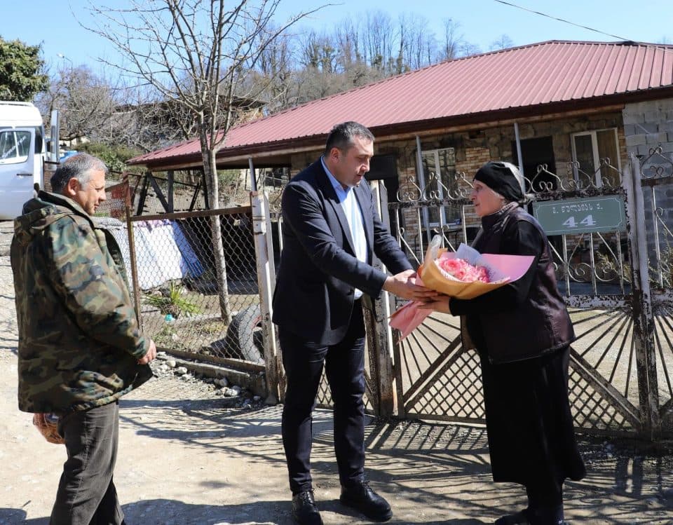 მარტვილის მერმა ომში დაღუპულთა დედებს ქალთა საერთაშორისო დღე მიულოცა