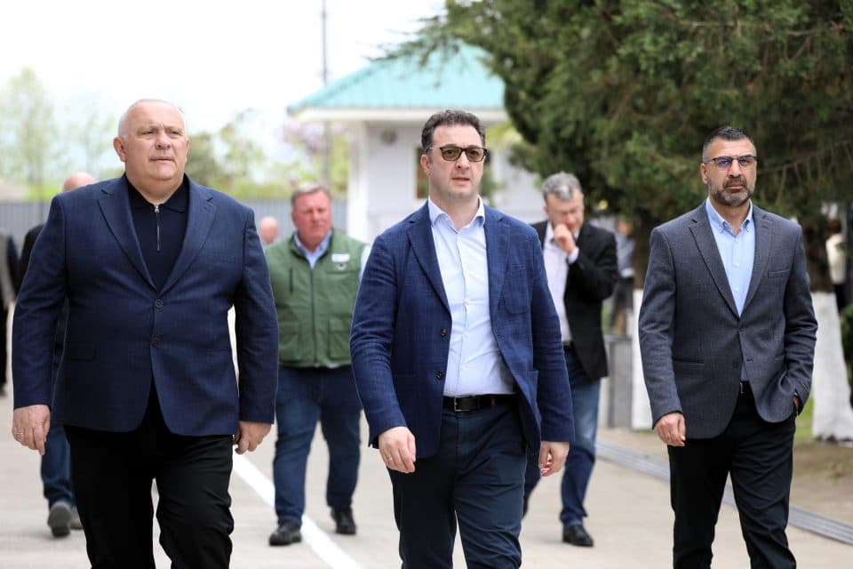 მინისტრი და გუბერნატორი საწარმო „ლაურუსში“ იმყოფებოდნენ სადაც სეზონურად 130 ადგილობრივია დასაქმებული