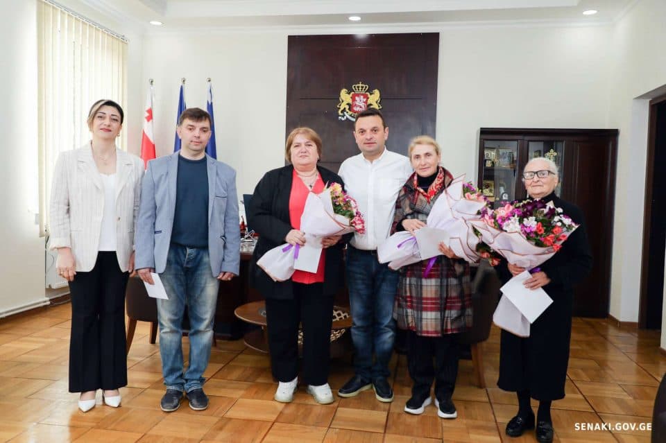 სენაკის მერმა კოლხეთელებს გაზეთის დაარსების 102 წლის იუბილე მიულოცა