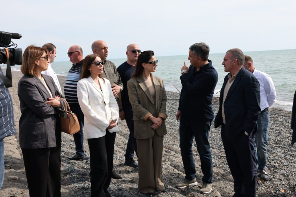 რევაზ სოხაძე-განმუხურის სანაპირო ზოლის ეროზირებული ნაწილის აღდგენა დაიწყება - image 4