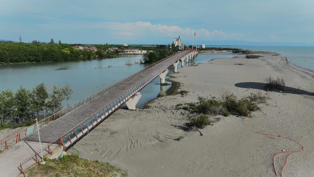 რევაზ სოხაძე-განმუხურის სანაპირო ზოლის ეროზირებული ნაწილის აღდგენა დაიწყება - image 2