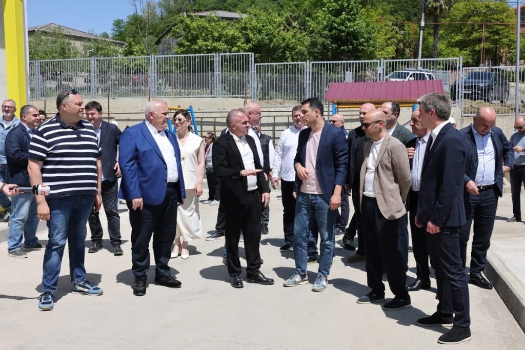 სენაკში 100 ბავშვზე გათვლილი ბაღი აშენდა - image 2