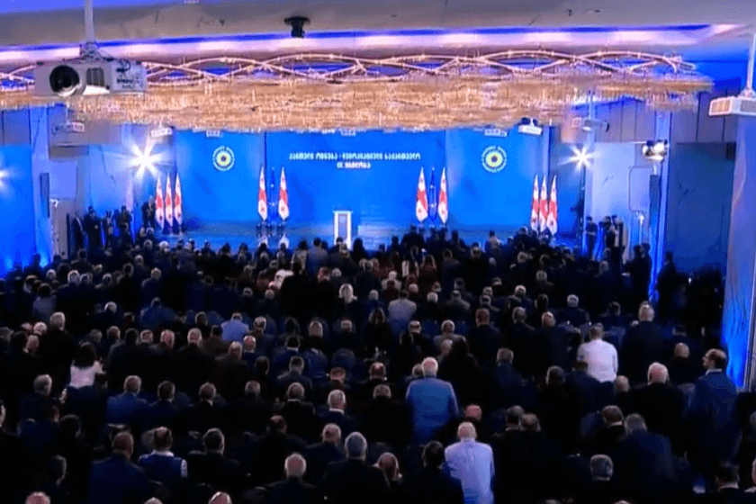 „ქართული ოცნება“ პარტიის რიგით მეცხრე ყრილობას მართავს