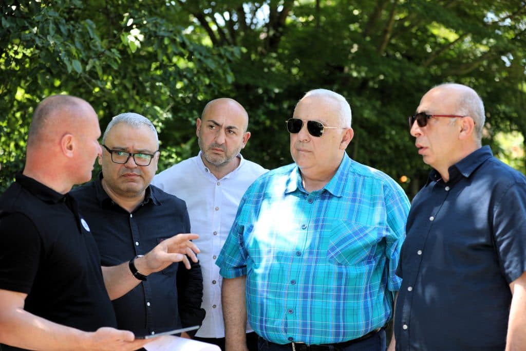 დავით ვერავა სოფელ კახათში გზის რეაბილიტაციის პროცესს გაეცნო - image 3