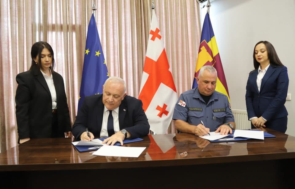 მერიებმა და გუბერნატორის ადმინისტრაციამ „ახალგაზრდობა და ვეტერანები ეროვნული თავდაცვისა და უსაფრთხოებისათვის“ მემორანდუმი გააფორმა