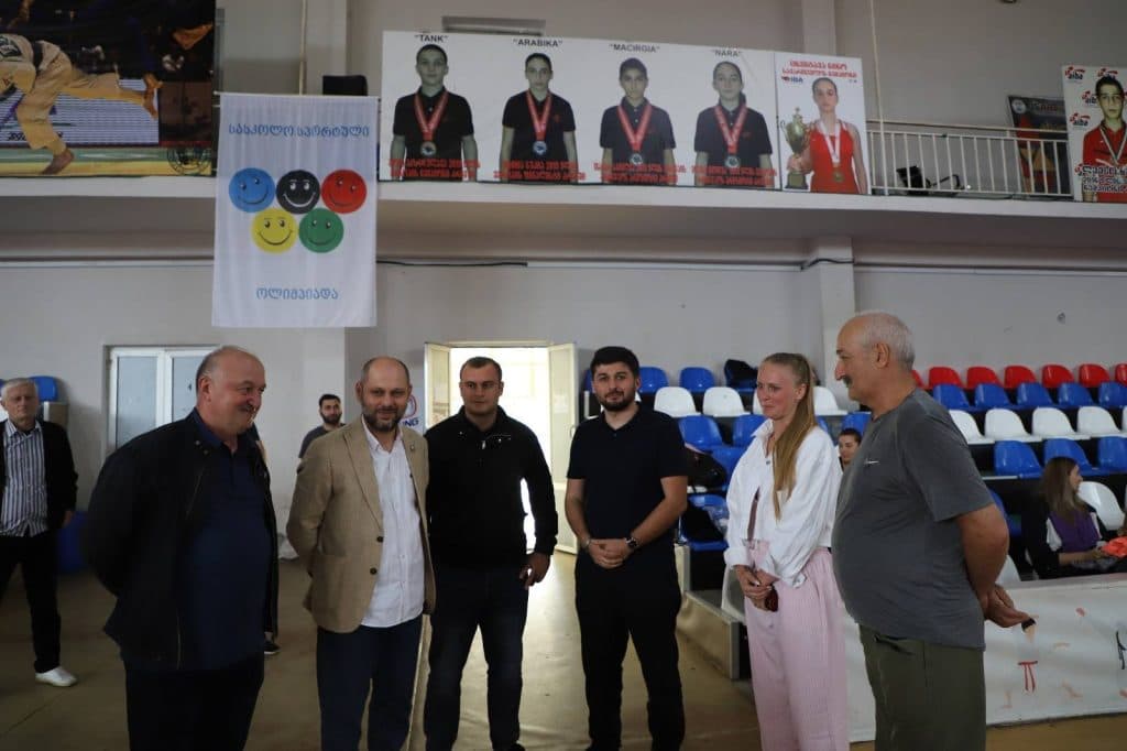 ზუგდიდის სპორტის სასახლეს ბატუტი გადაეცა - image 2