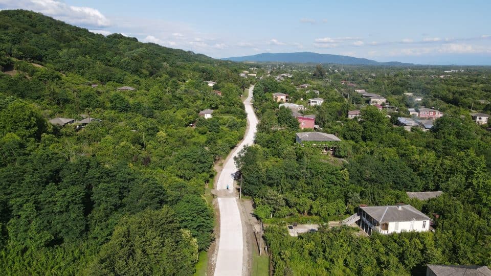 ხობის მერმა ნოჯიხევში გზის სარეაბილიტაციო სამუშაოები დაათვალიერა