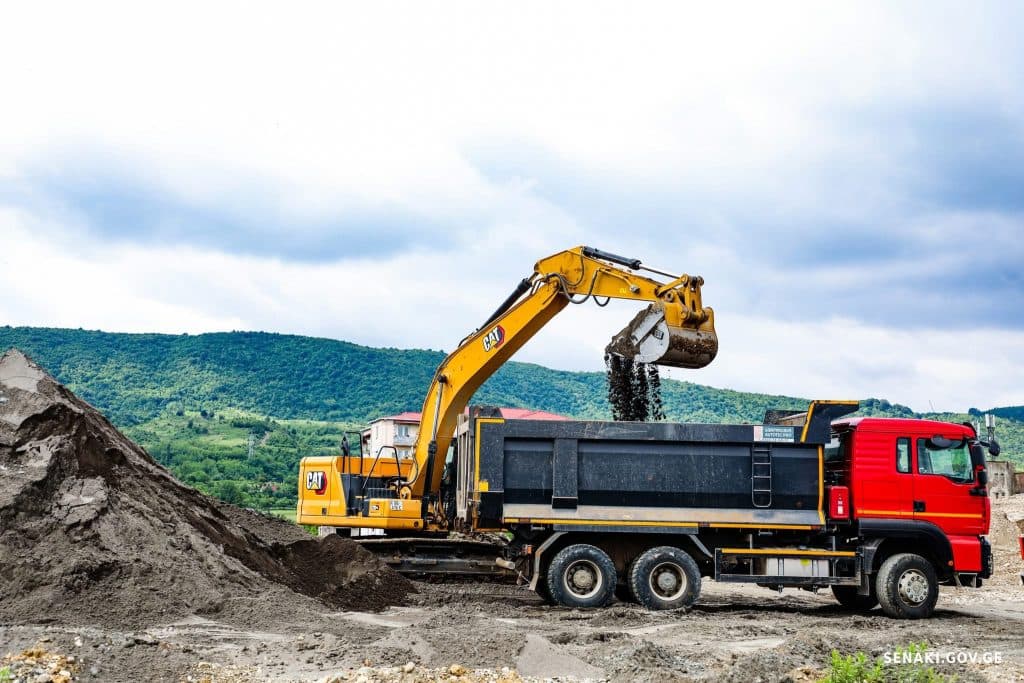 სენაკში წყალმონარაგების მასშტაბუტი სამუშაოები მიმდინარეობს - image 4