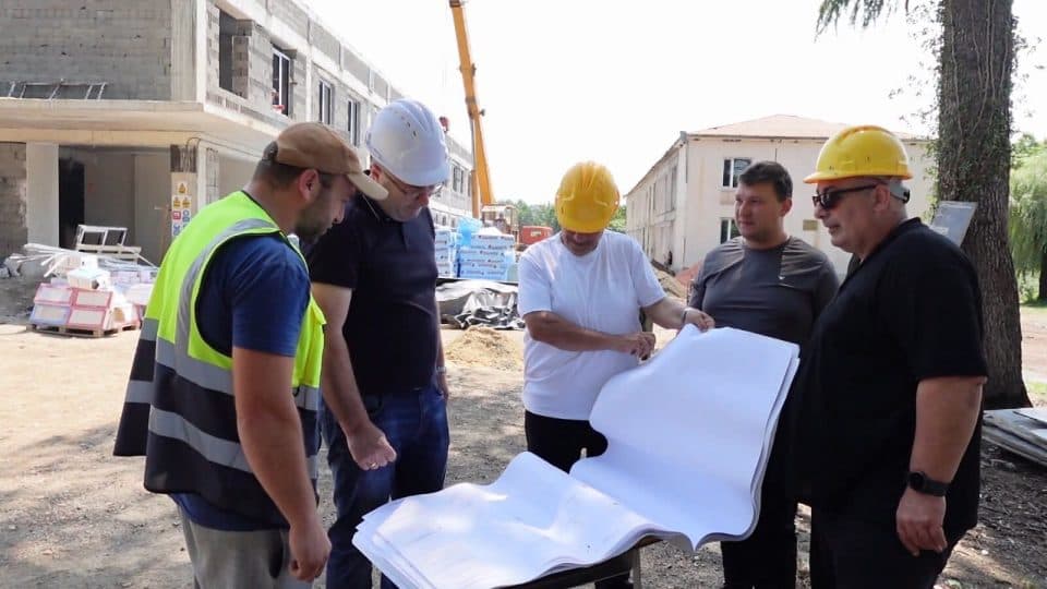 ჩხოროწყუში სოფელ ზუმში 150 მოსწავლეზე გათვლილი საჯარო სკოლის მშენებლობა მიმდინარეობს