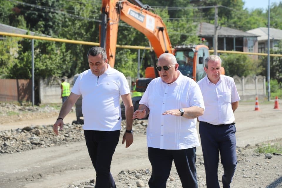 მარტვილის ცენტრამდე მისასვლელი გზის აღდგენითი სამუშაოები მიმდინარეობს