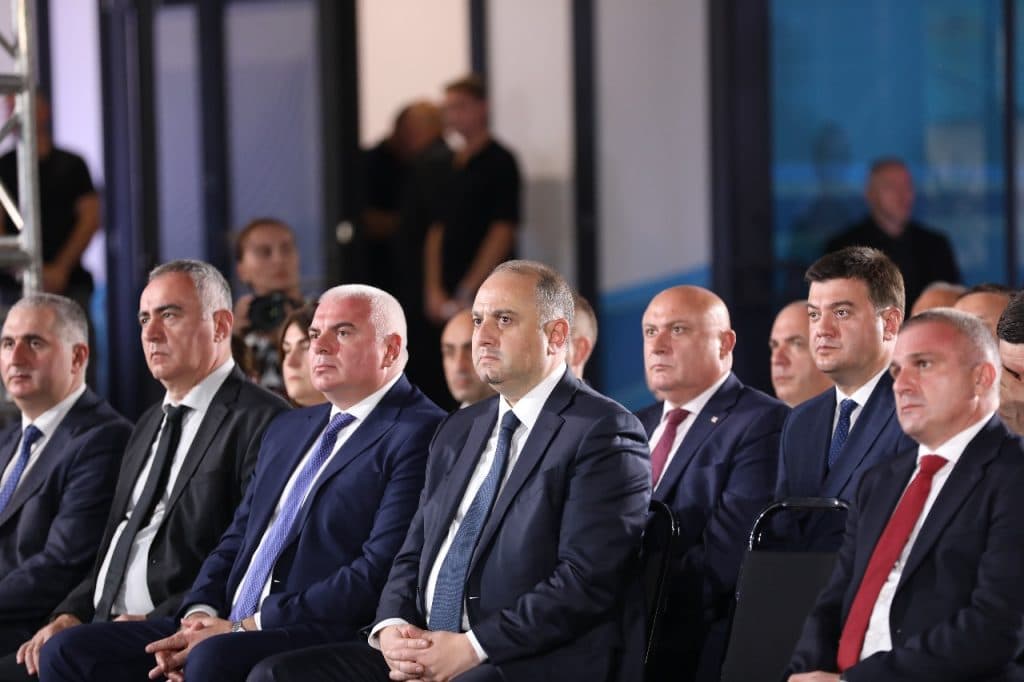 პრემიერ-მინისტრმა ზუგდიდის მულტიფუნქციური სპორტკომპლექსი გახსნა [ფოტო] - image 10