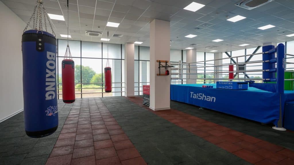 პრემიერ-მინისტრმა ზუგდიდის მულტიფუნქციური სპორტკომპლექსი გახსნა [ფოტო] - image 21