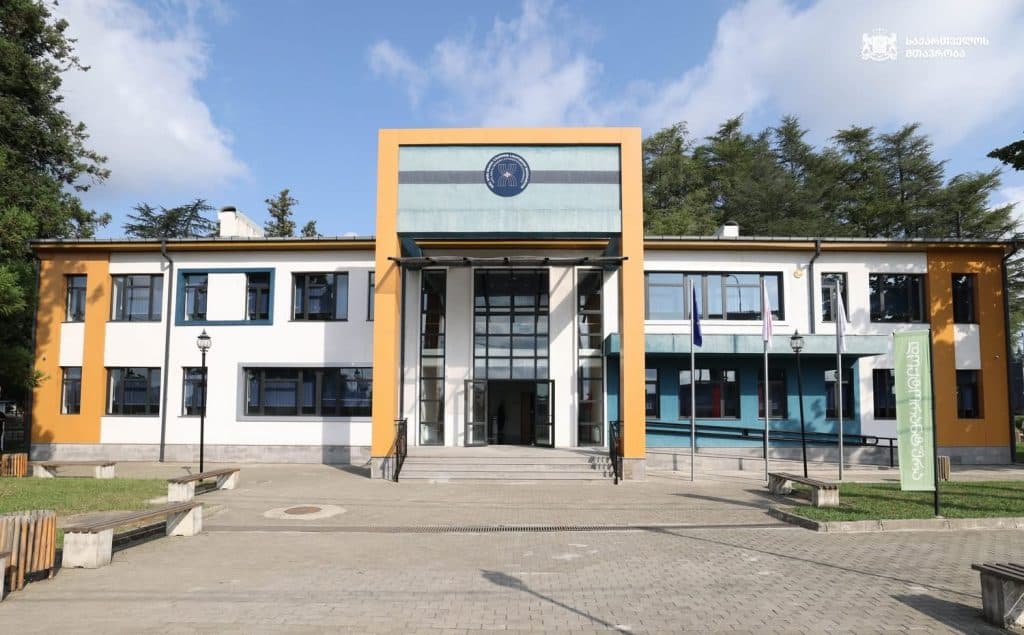 პრემიერმა მესხიას უნივერსიტეტში ახალი სასწავლო კორპუსი გახსნა - image 2