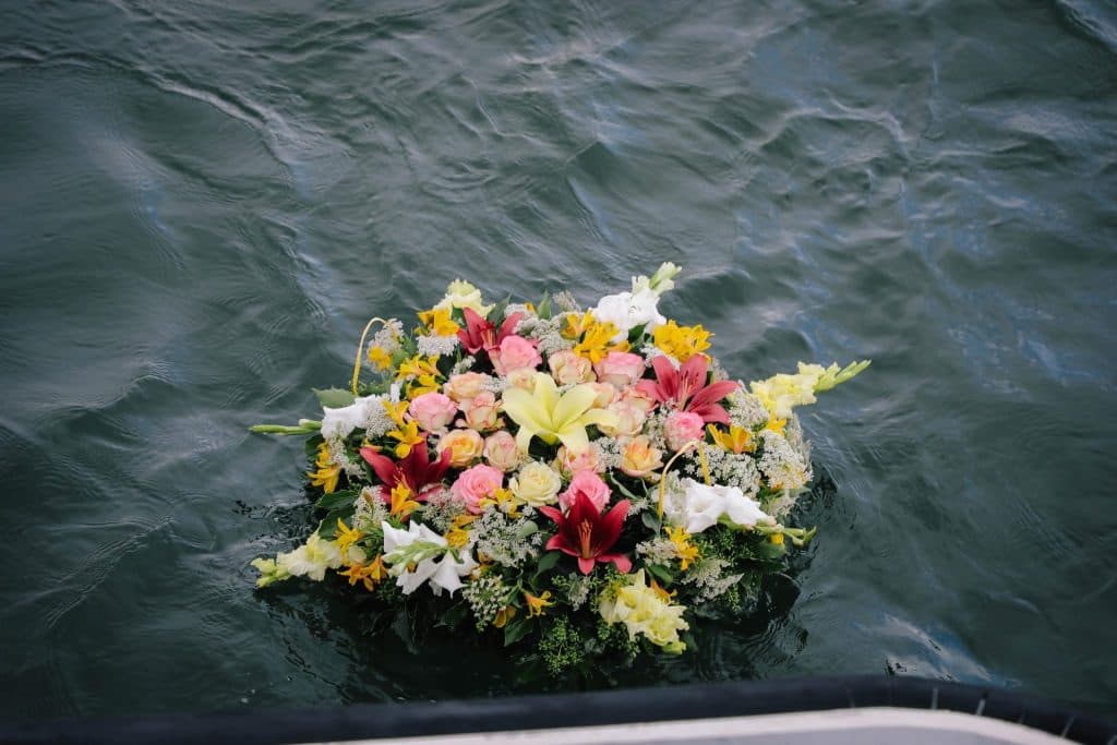 ფოთში აგვისტოს ომში დაღუპულთა ხსოვნას პატივი მიაგეს - image 8