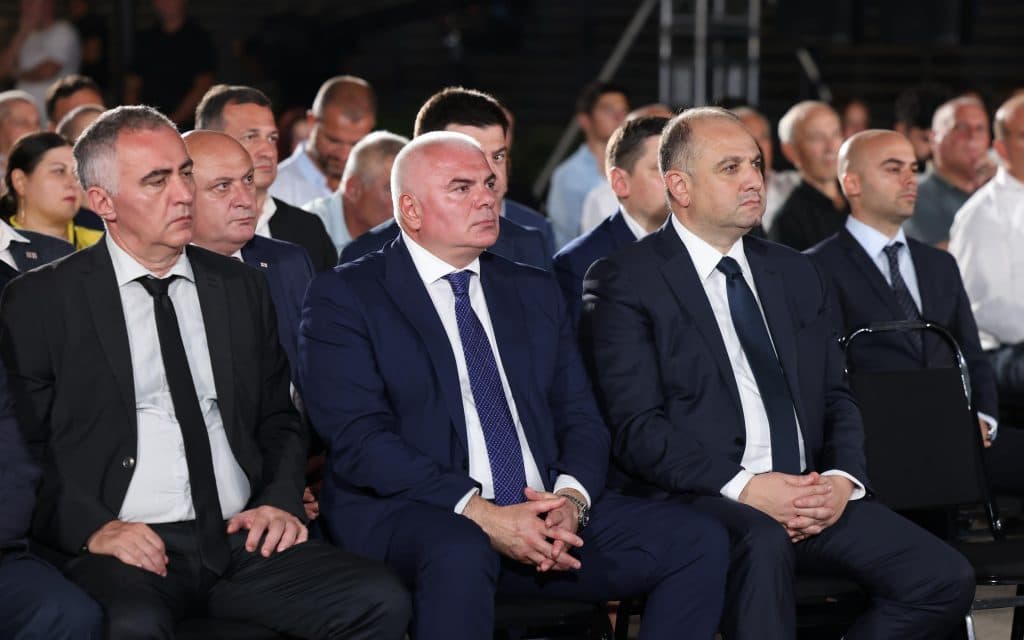 პრემიერ-მინისტრმა ზუგდიდის მულტიფუნქციური სპორტკომპლექსი გახსნა [ფოტო] - image 4