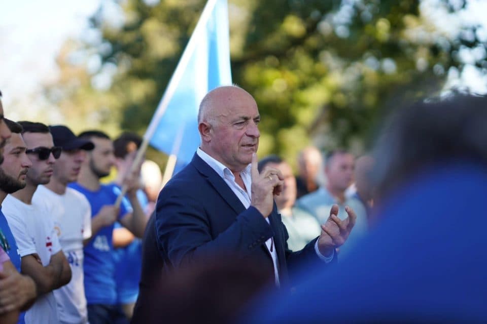 ჩხოროწყუში „ქართული ოცნების“ მერობის კანდიდატი ჯუმბერ იზორიაა