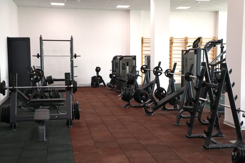 ზუგდიდის სპორტკომპლექსის სერვისებით სარგებლობას მოქალაქეები ათდიან სატესტო პერიოდში უფასოდ შეძლებენ - image 3