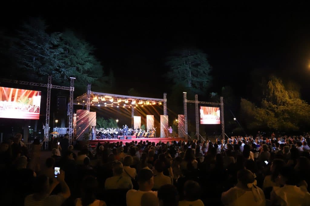 ზუგდიდში კლასიკური მუსიკის ფესტივალზე ოპერის მსოფლიო დონის შემსრულებლებმა იმღერეს [ფოტო] - image 2