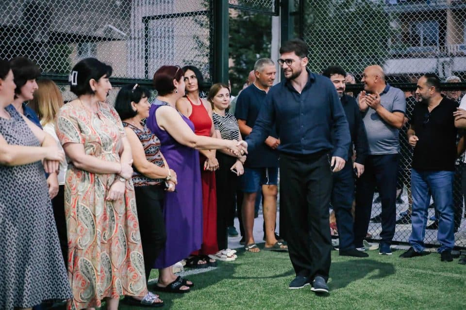 ფოთის მერი ბექა ვაჭარაძე გურიის და მშვიდობის ქუჩების მოსახლეობას შეხვდა