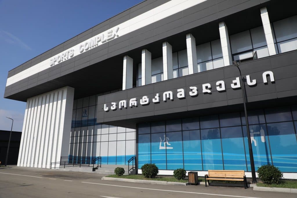 ზუგდიდის სპორტკომპლექსის სერვისებით სარგებლობას მოქალაქეები ათდიან სატესტო პერიოდში უფასოდ შეძლებენ - image 4