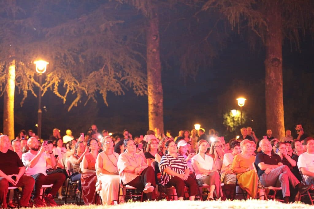 ზუგდიდში კლასიკური მუსიკის ფესტივალზე ოპერის მსოფლიო დონის შემსრულებლებმა იმღერეს [ფოტო] - image 17