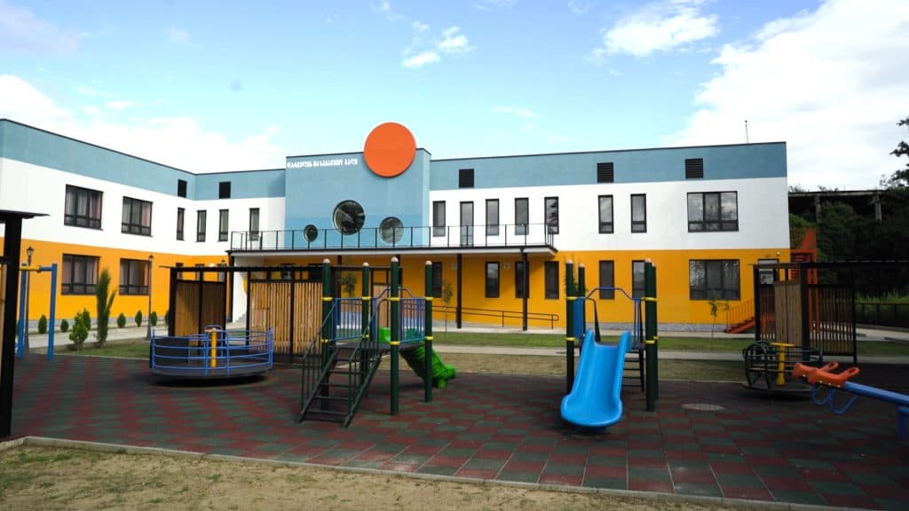 დარჩელში 180 ბავშზე გათვლილი საბავშვო ბაღი გაიხსნა - image 2