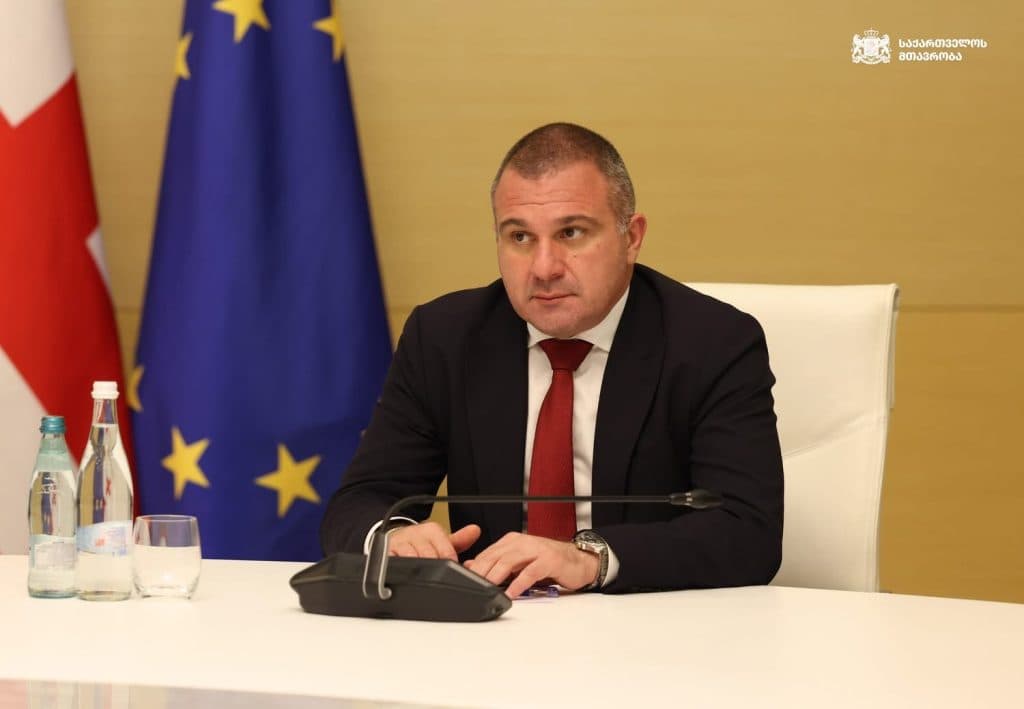 პრემიერ-მინისტრმა რეგიონებში სახელმწიფო რწმუნებულებთან და მუნიციპალიტეტების მერებთან მიმდინარე პროექტები და სამომავლო გეგმები განიხილა - image 14