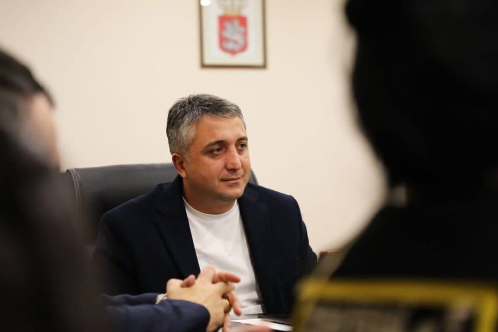 ზუგდიდის მერმა მოადგილედ გიორგი ხვიჩია დანიშნა - image 2