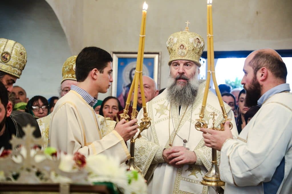 სენაკის სოფელ ისულაში დიდმოწამე ბარბარეს სახელობის ტაძარი პატრიარქის მოსაყდრემ აკურთხა - image 2