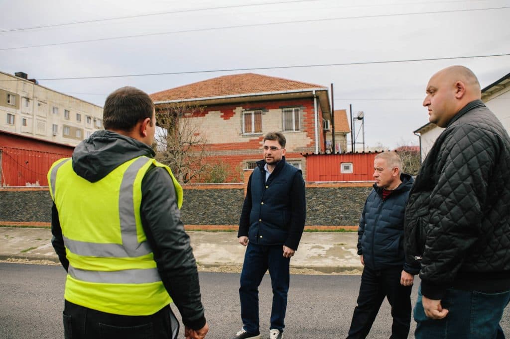 ფოთის მერი: „მინდა მადლობა გადავუხადო საქართველოს პრემიერ-მინისტრს, ბატონ ირაკლი კობახიძეს, დამატებით გამოყოფილი ფინანსური რესურსებისთვის, რომელმაც შესაძლებლობა მოგვცა განგვეხორციელებინა მნიშვნელოვანი ინფრასტრუქტურული პროექტები“ - image 3