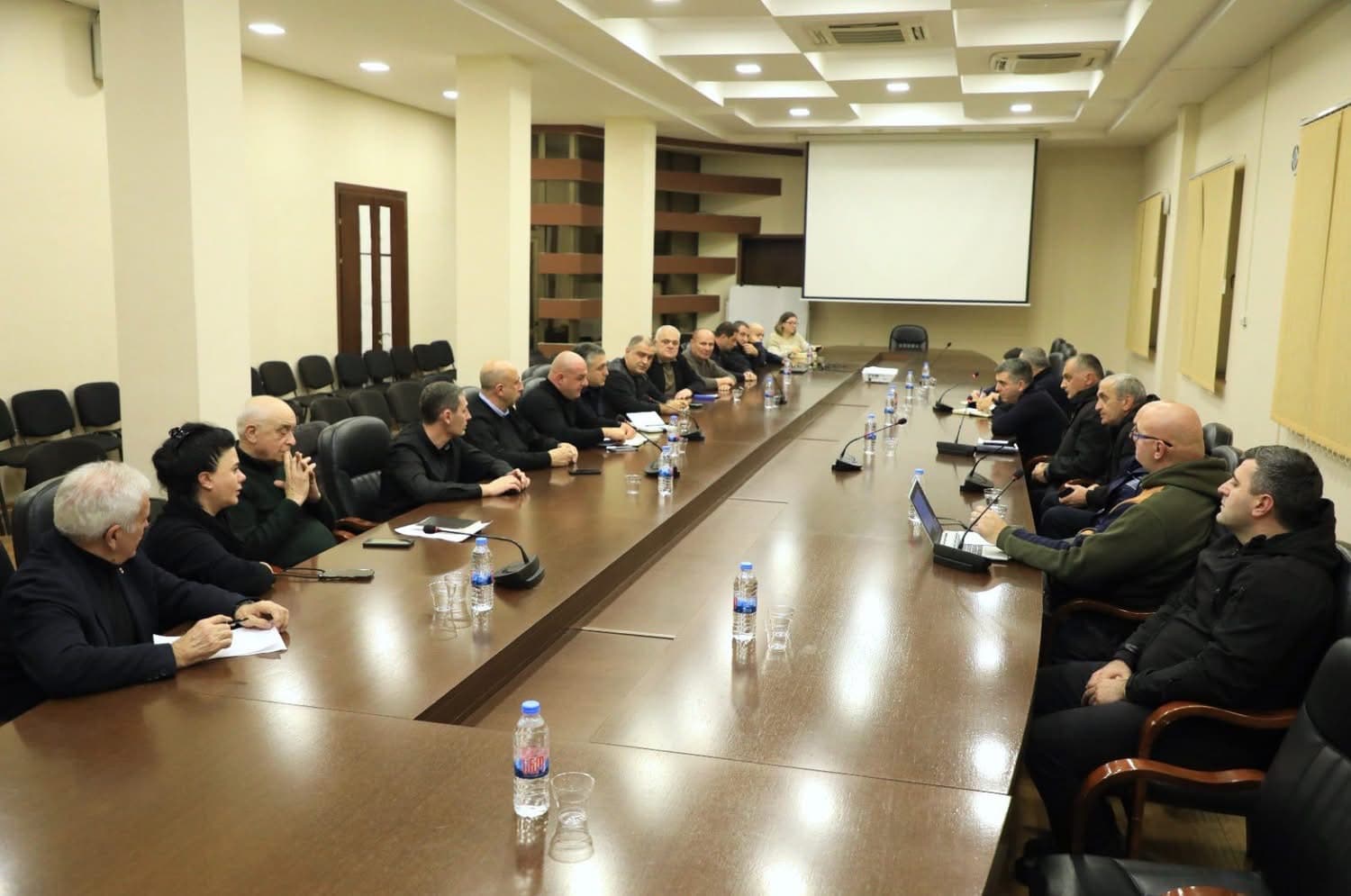 ბოლო მონაცემები დიდთოვლობზე ზუგდიდიდან - სტიქიის საგანგებო შტაბის სხდომა - image 2