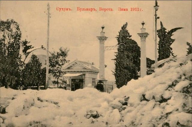 დიდთოვლობა სოხუმში - 115 წლის წინ გადაღებული ფოტოები - image 3