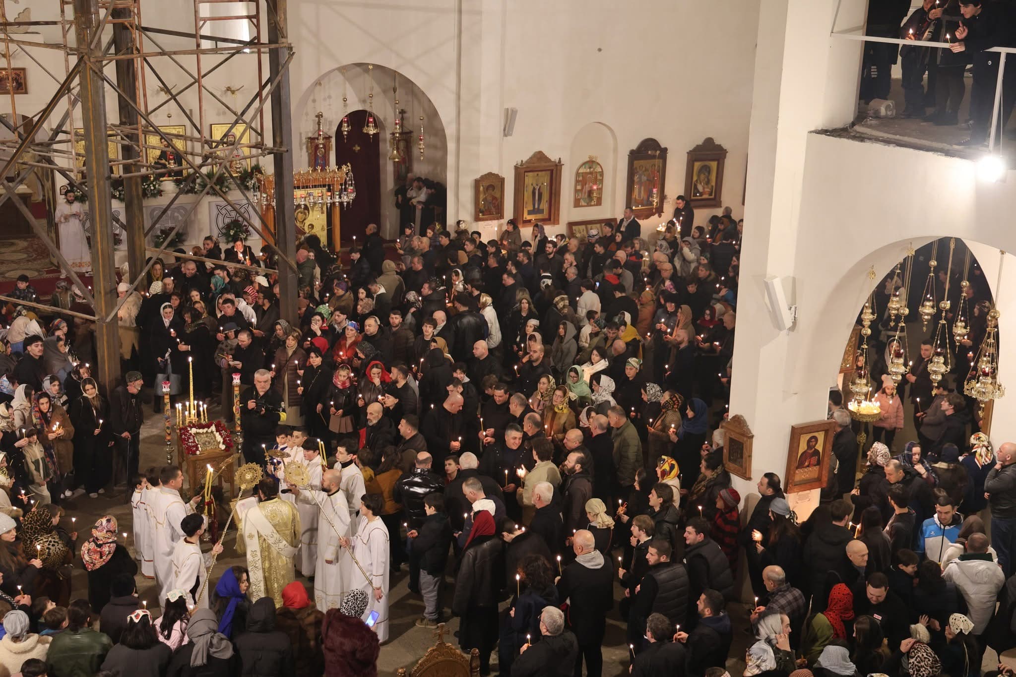საშობაო ღვთისმსახურებას ზუგდიდში ხელისუფლების წარმომადგენლები დაესწრნენ - image 3
