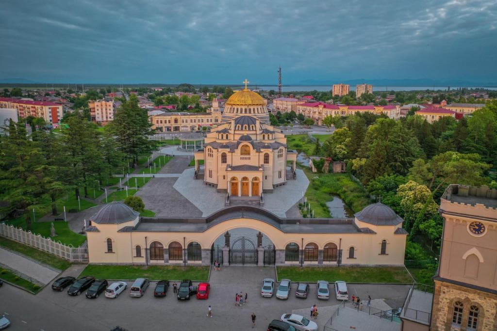 ფოთში ახალგაზრდული ინიციატივების მხარდაჭერის პროგრამა დაიწყო