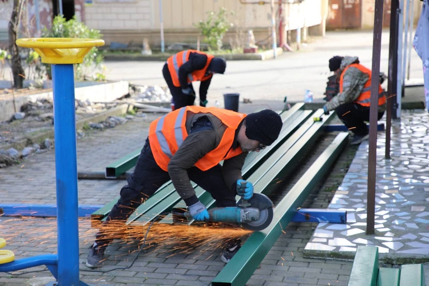 ზუგდიდში 7 სპორტული მოედანი ეწყობა - image 6