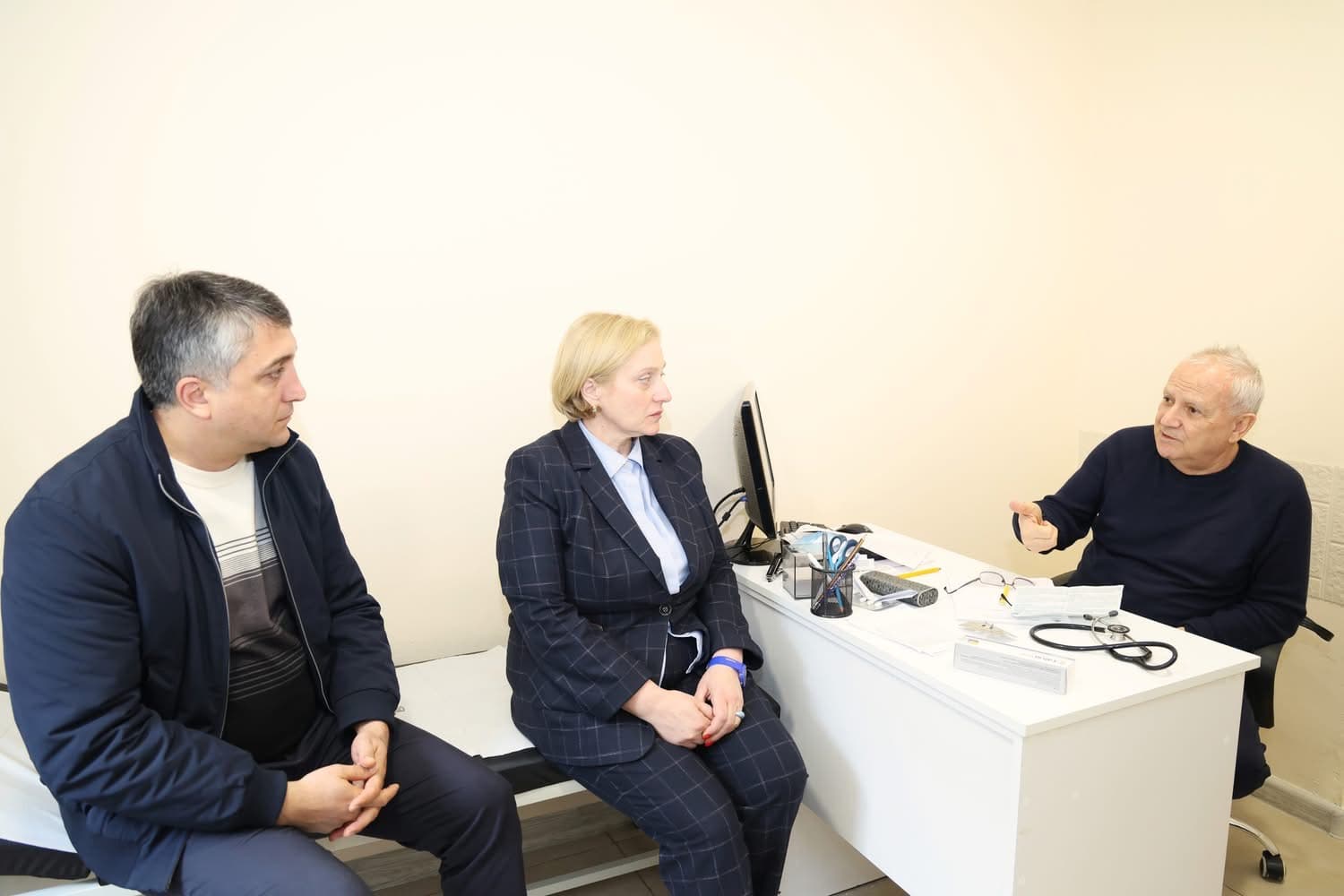 ზუგდიდში პროფესორმა ნუგზარ უბერმა მერიის მხარდაჭერით უფასო სამედიცინო აქცია გამართა  - image 2