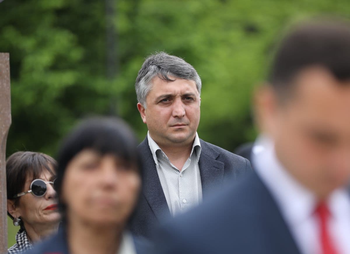 ზუგდიდში ეროვნული გმირის ზურაბ იარაჯულის ბიუსტი გაიხნა - image 4