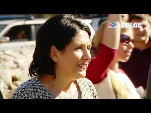 სალომე ზურაბიშვილს მესტიაში ცეკვითა და სიმღერით შეხვდნენ [ვიდეო]