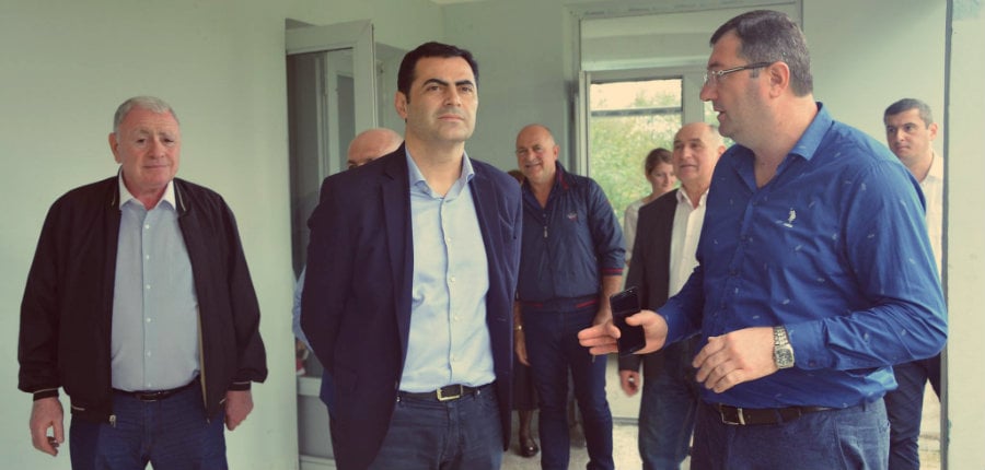 ხელისუფლების წარმომადგენლებმა კირცხში ინფრასტრუქტურა დაათვალიერეს
