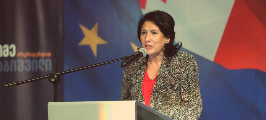 სალომე ზურაბიშვილი რეგიონებში მოსახლეობასთან წინასაარჩევნო შეხვედრებს განაგრძობს (R)