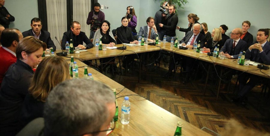 სალომე ზურაბიშვილი არასამთავრობო და საერთაშორისო დამკვირვებელი ორგანიზაციების წარმომადგენლებს შეხვდა