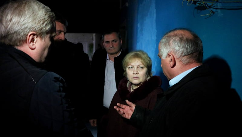 ხელისუფლების წარმომადგენლებმა ირაკლი კვარაცხელიას ოჯახს მიუსამძიმრეს
