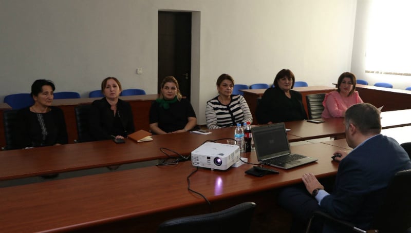 სენაკის მერიაში ფინანსური მართვის საკითხებზე სამუშაო შეხვედრა გაიმართა (R)